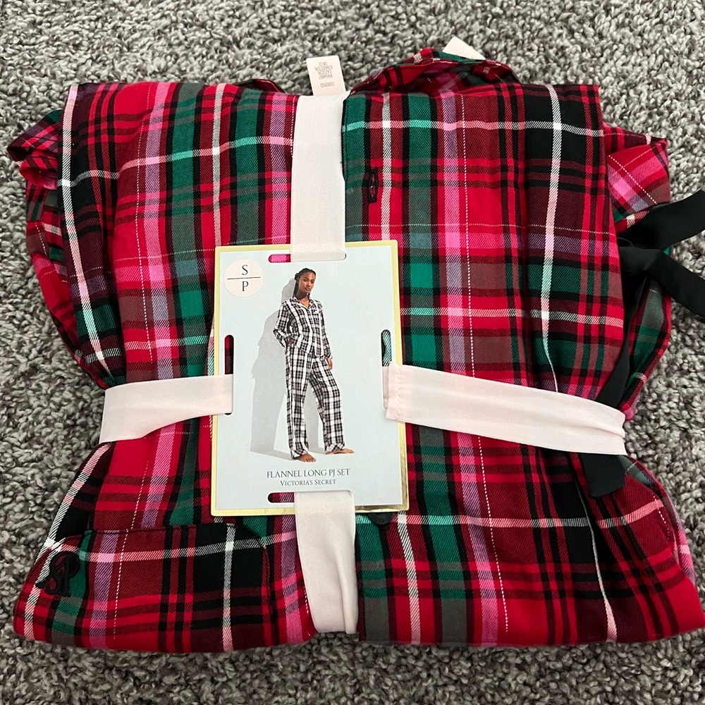 NWT Victoria’s Secret Flannel Long PJ Set